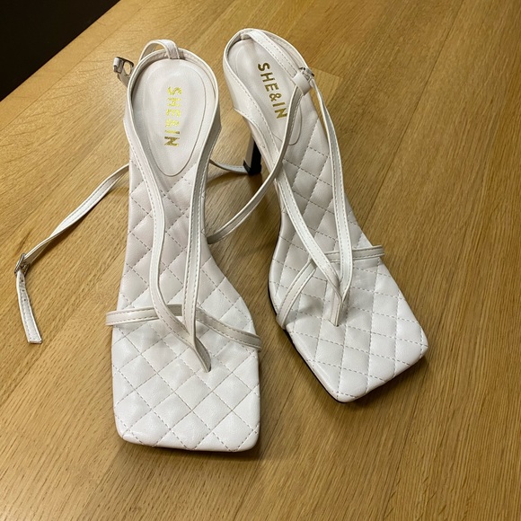 SHEIN Shoes - 😍Sandals square toe